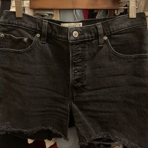 Black Abercrombie high rise Mom shorts 4”